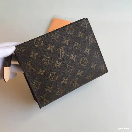 VUITTON POUCH TOILETRY 19 LOUIS 0701